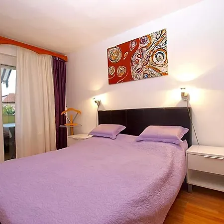 Hotel 1352