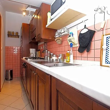 1352 Hotel